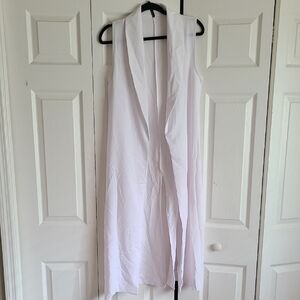 Elegant White Sleeveless Kimono